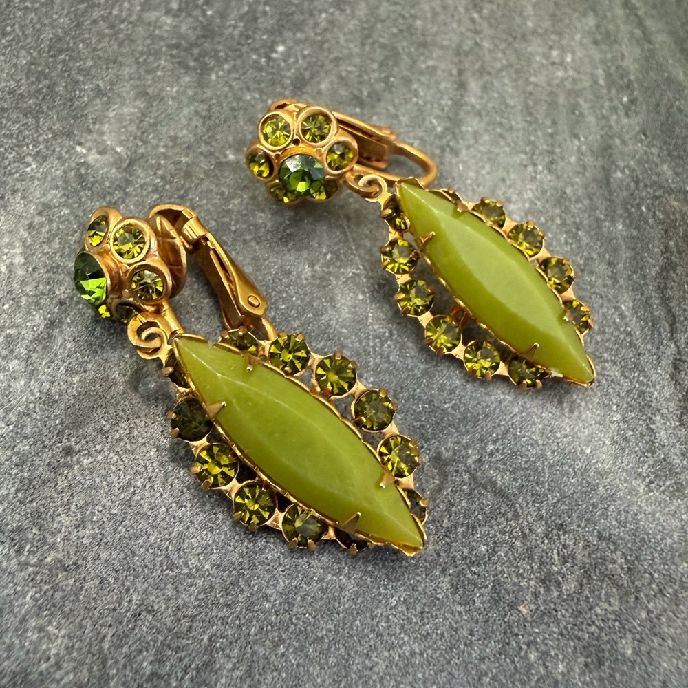 Vintage Estate Gold Green Marquise Drop Crystal Clip On Earrings